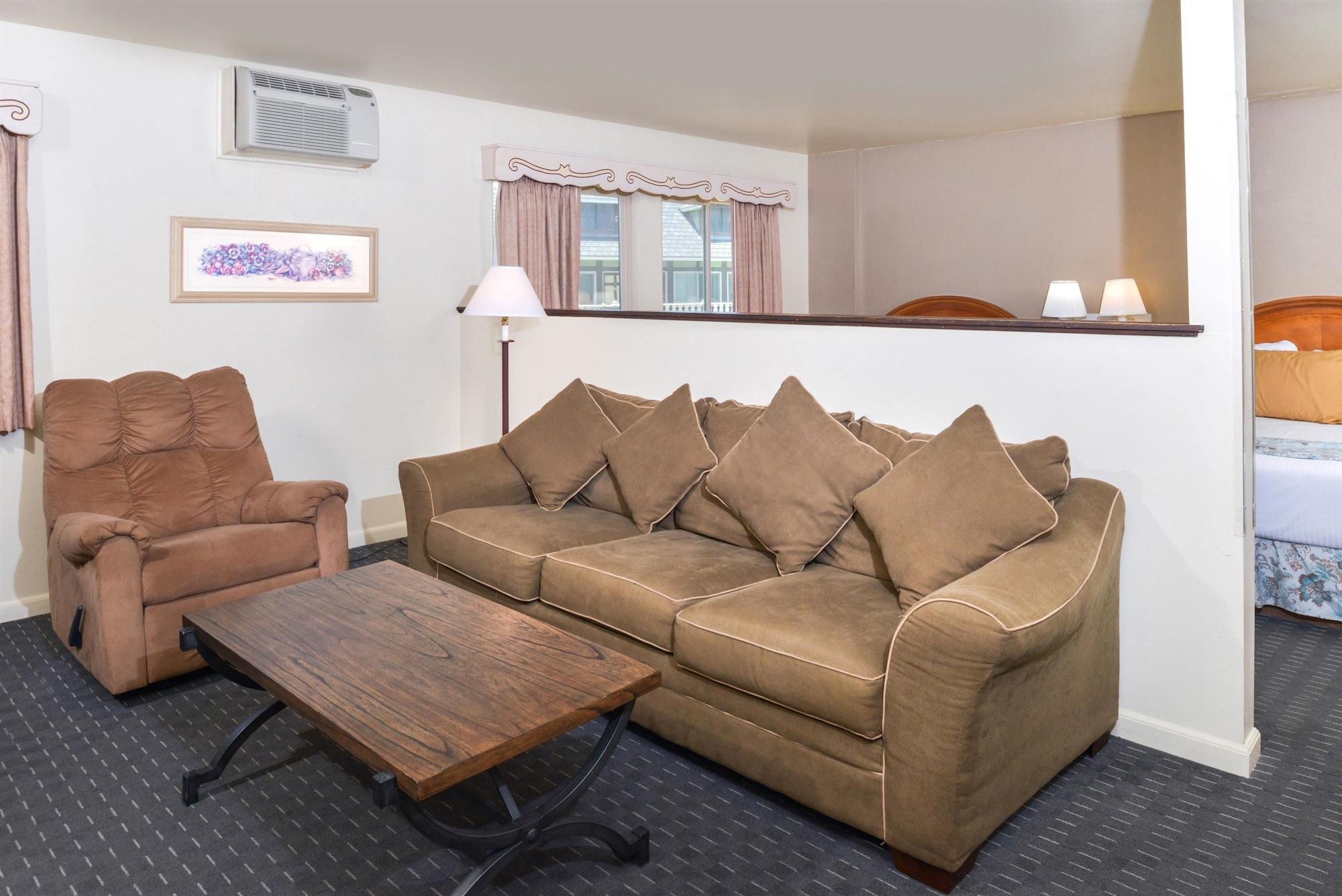 Svendsgaard's Lodge- Americas Value & Solvang