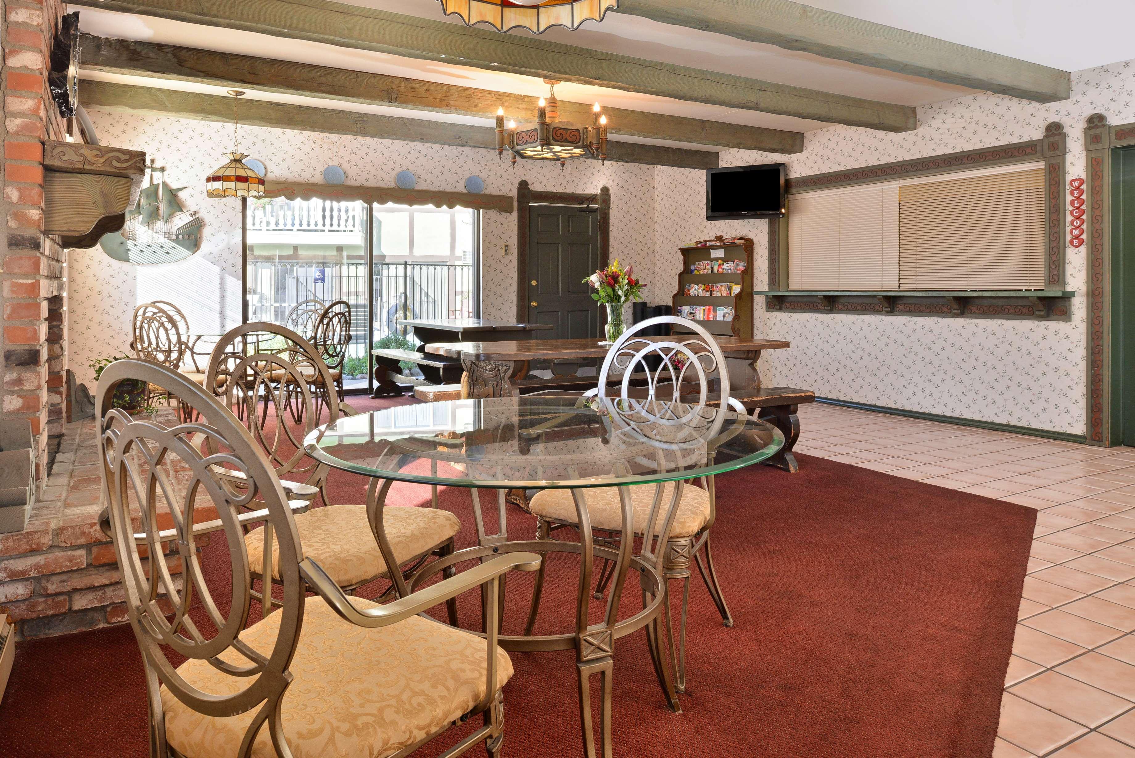 Svendsgaard's Lodge- Americas Value &