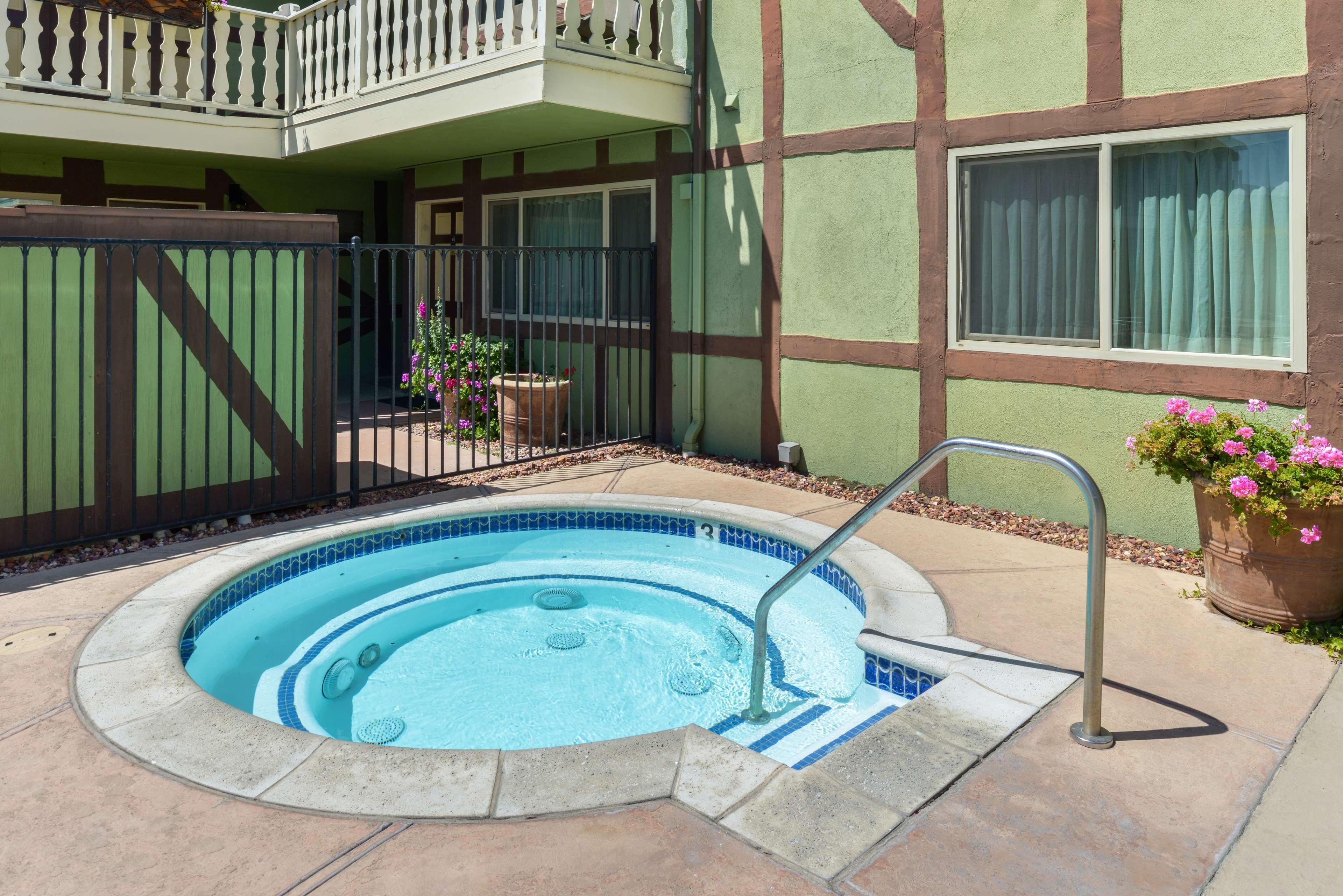 Svendsgaard's Lodge- Americas Value &