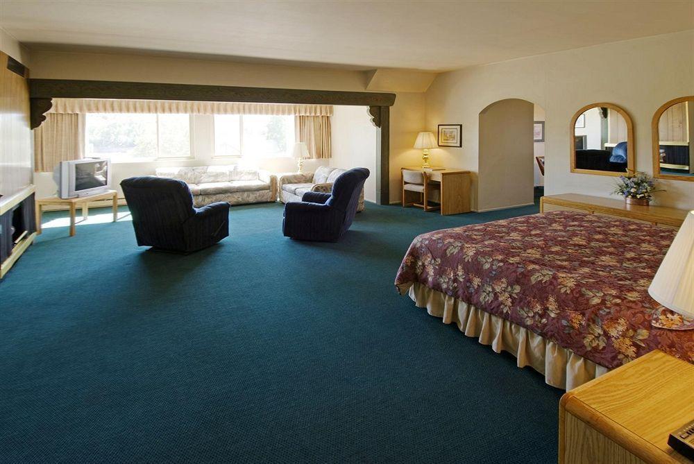 Svendsgaard's Lodge- Americas Value & Hotel Solvang