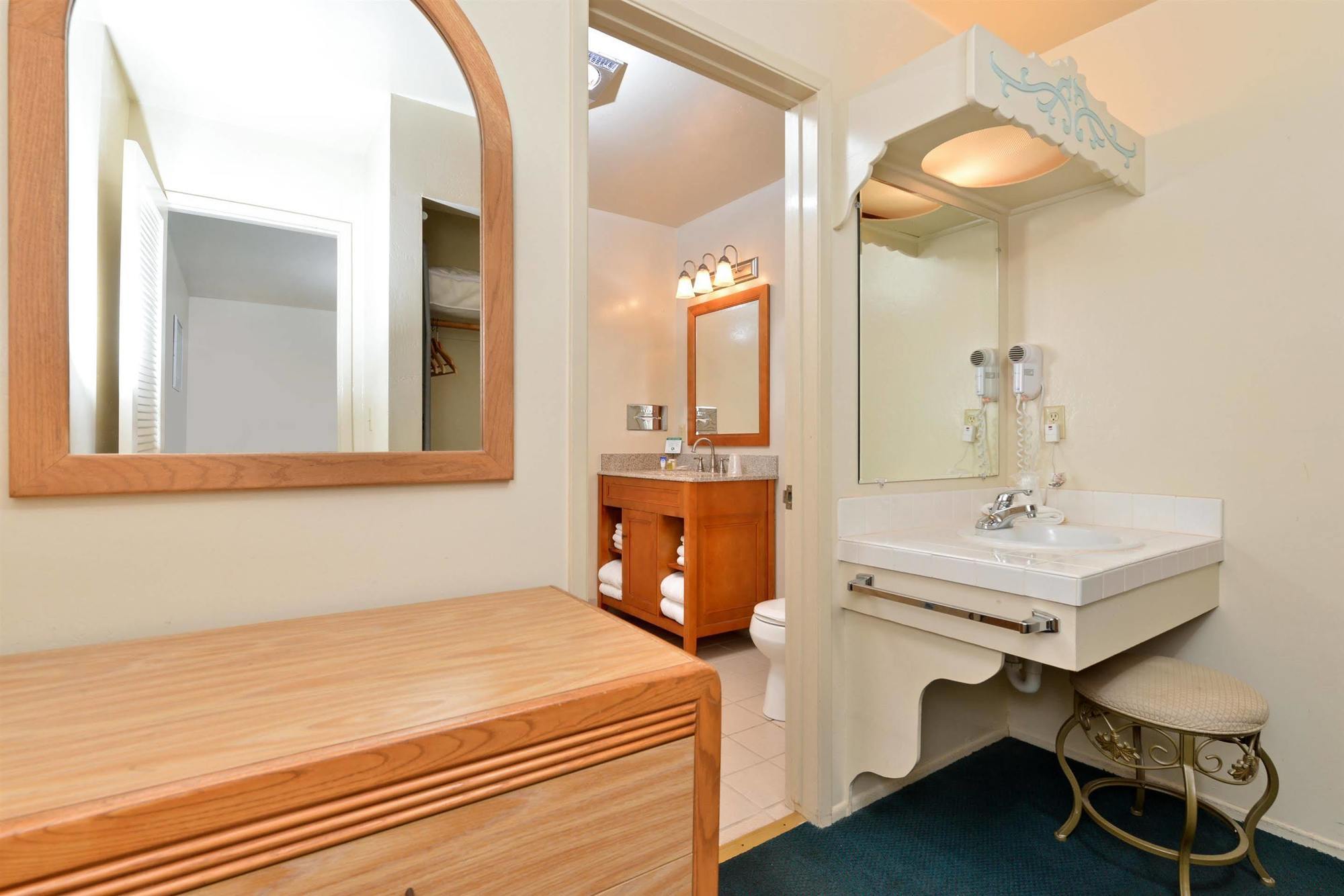 Svendsgaard's Lodge- Americas Value & Hotel Solvang