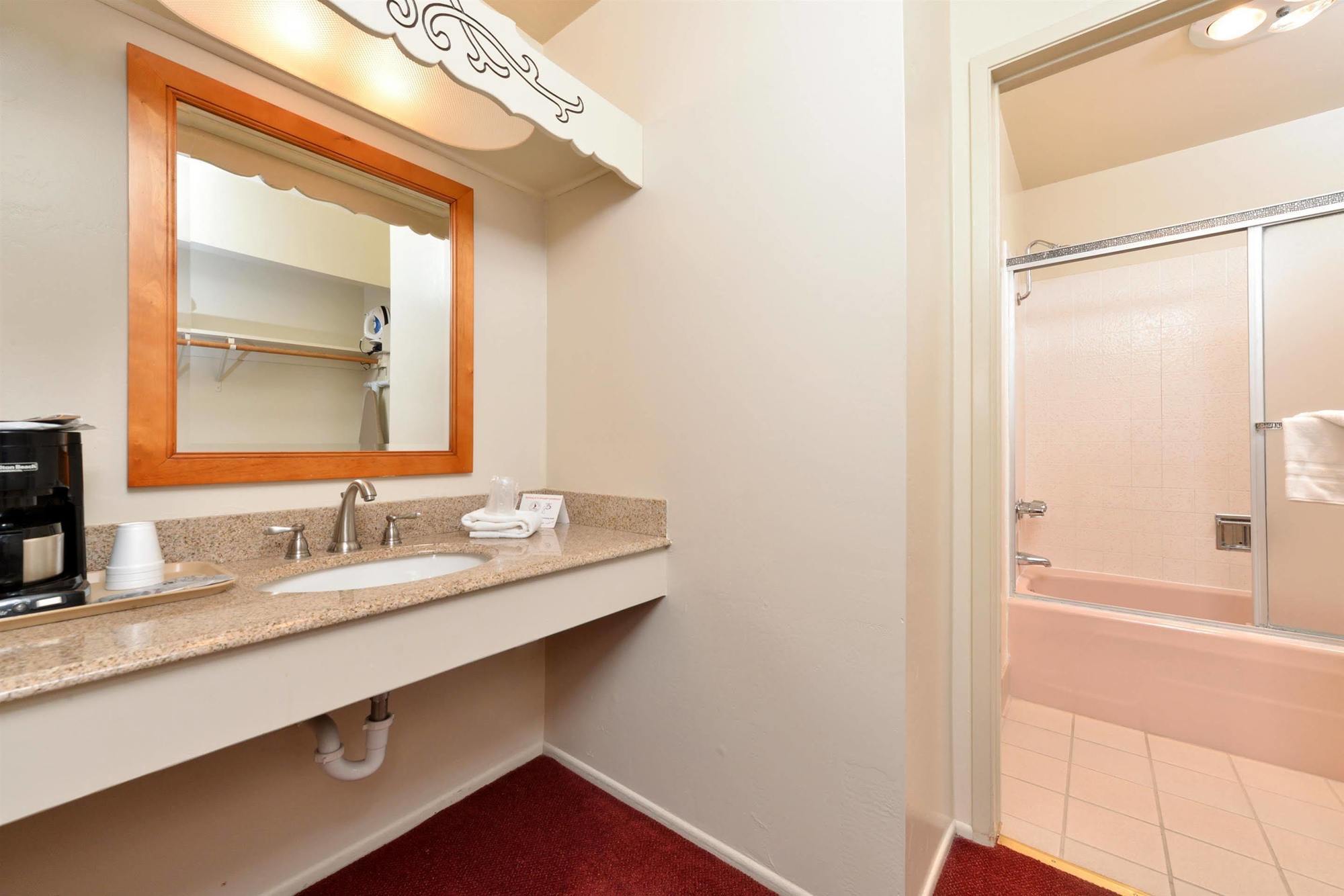 Svendsgaard's Lodge- Americas Value & Hotel Solvang